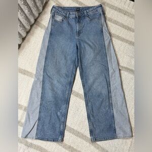 GAP Women Two-Tone Blue and Gray Wide Leg Jeans. Size 26